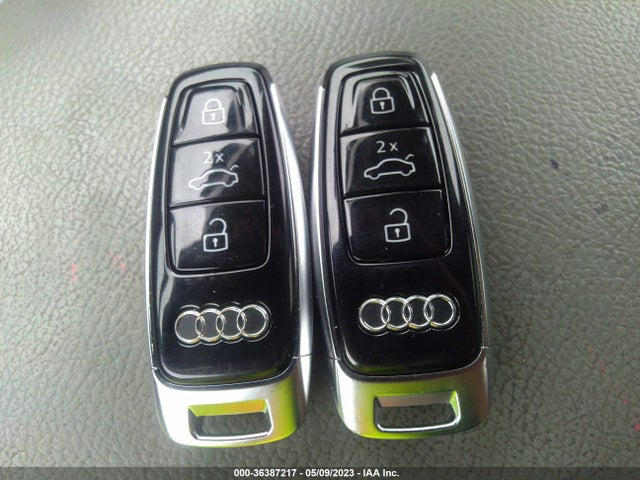 WA1EVAF14LD016139 Audi Q8 Premium Plus