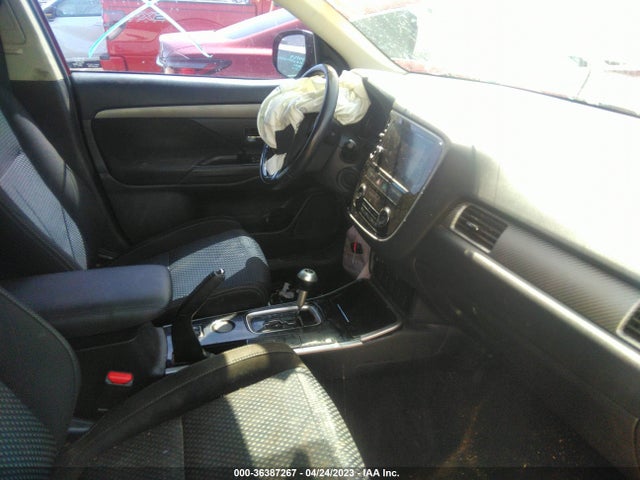 JA4AD3A33HZ033577 Mitsubishi Outlander Se/sel
