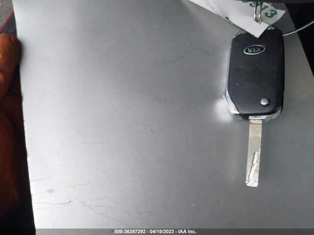 KIA Soul X-line 2020 KNDJ23AU2L7069060 Image 3