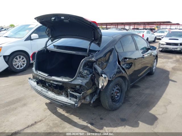3KPFK4A77HE077104 KIA FORTE LX