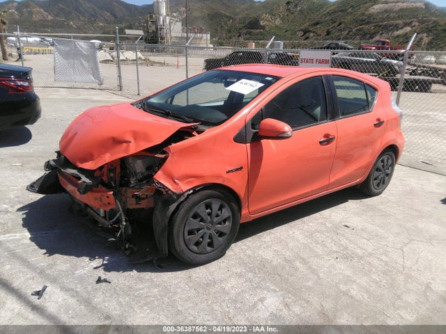 Toyota Prius C One/three/two/four 2014 JTDKDTB34E1068308 Image 2