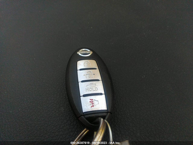 2016 NISSAN SENTRA SR VIN: 3N1AB7AP4GY230257