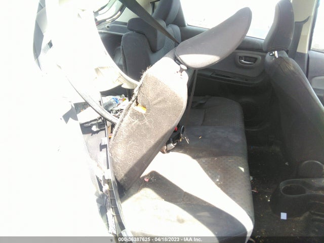 Toyota YARIS LE 2015 VNKKTUD36FA031856 Image 8