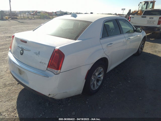 2C3CCAAG3FH807062 Chrysler 300 Limited