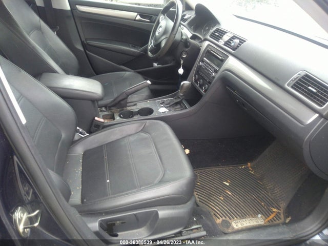 1VWAS7A39EC047613 Volkswagen Passat Wolfsburg Ed