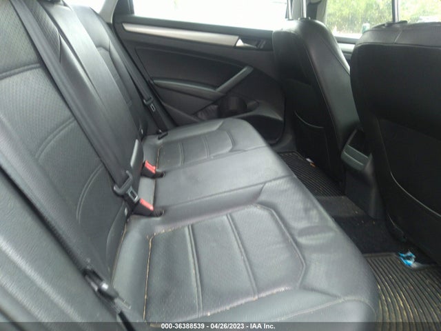 1VWAS7A39EC047613 Volkswagen Passat Wolfsburg Ed