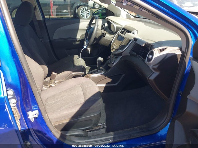 Chevrolet SONIC LT 2020 1G1JD5SB9L4103508 Image 5