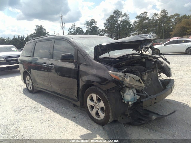 Toyota SIENNA SE 2017 5TDXZ3DC2HS891914 Image 1