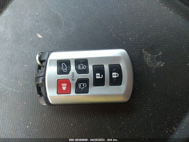 Toyota SIENNA SE 2017 5TDXZ3DC2HS891914 Image 11