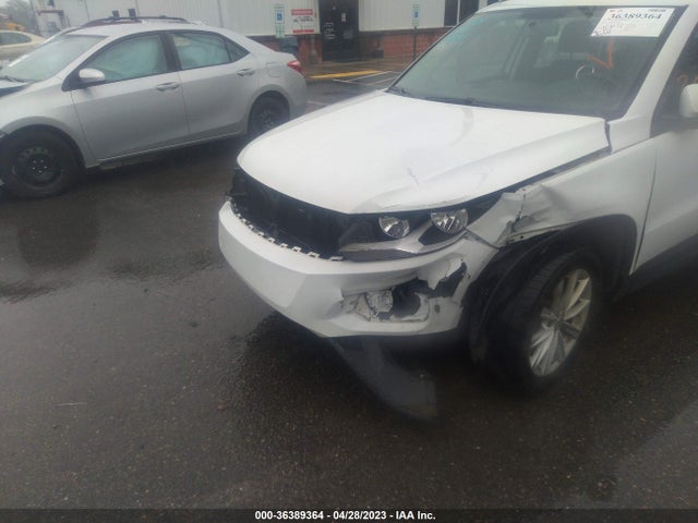 WVGBV7AX0HK045952 Volkswagen TIGUAN