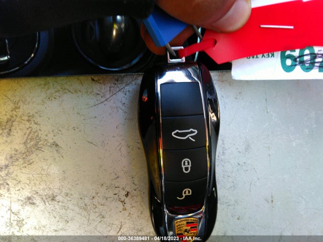 2017 Porsche 911, VIN: WP0AB2A9XHS124686