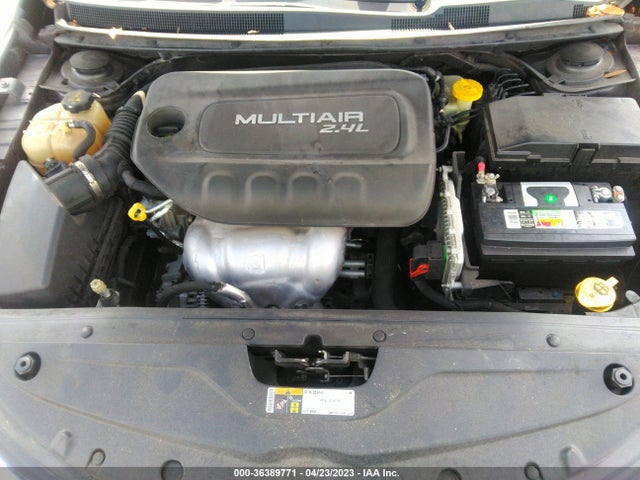 1C3CCCAB4FN698621 Chrysler 200 Limited