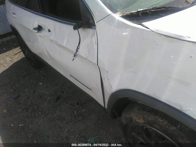 1C4PJMCSXGW214873 Jeep Cherokee Latitude