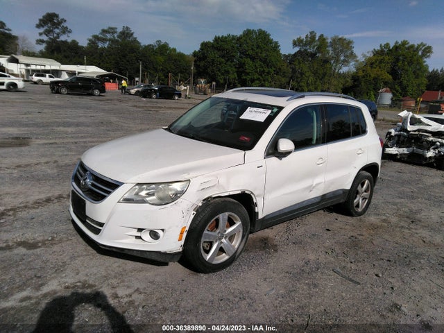 2010 VOLKSWAGEN TIGUAN WOLFSBURG VIN: WVGAV7AX2AW533097