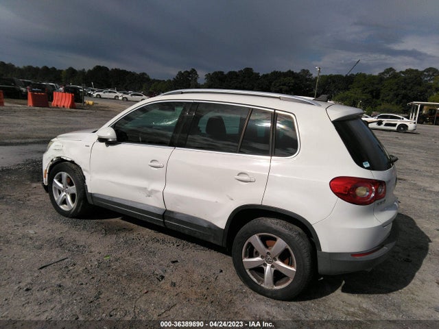 2010 VOLKSWAGEN TIGUAN WOLFSBURG VIN: WVGAV7AX2AW533097