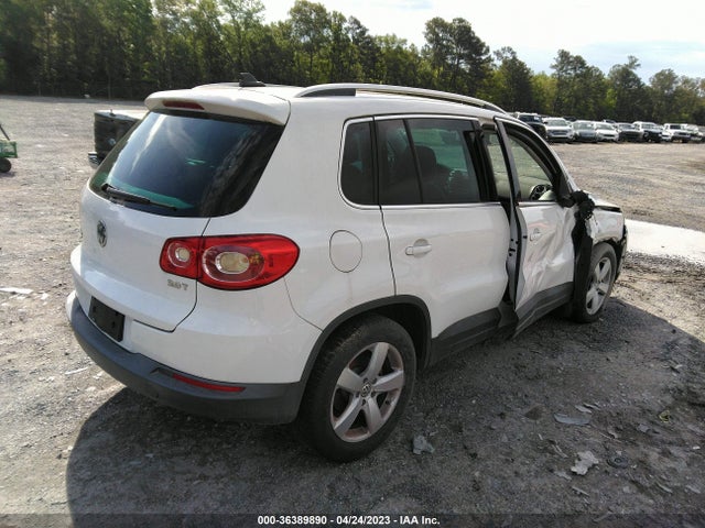 2010 VOLKSWAGEN TIGUAN WOLFSBURG VIN: WVGAV7AX2AW533097