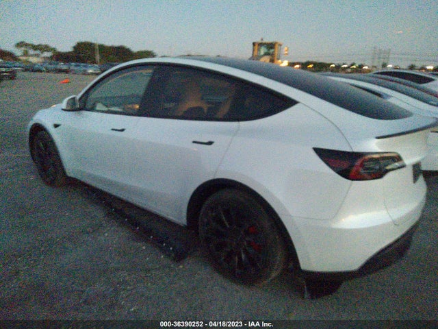 Tesla Model Y Performance 2023 7SAYGDEF4PF699795 Image 3