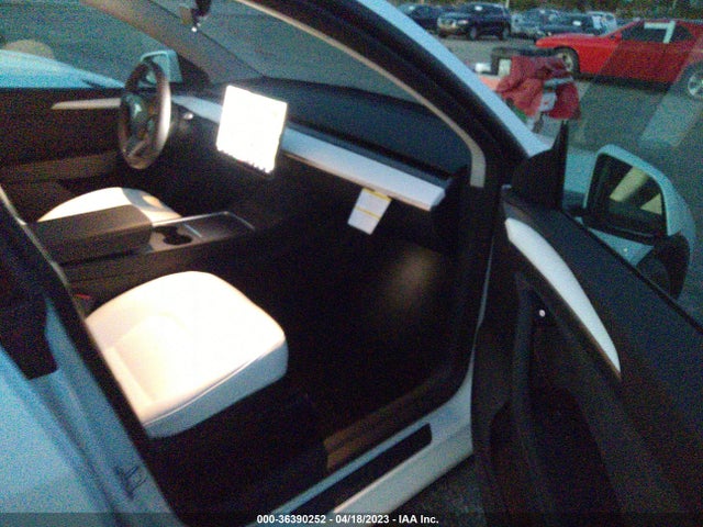Tesla Model Y Performance 2023 7SAYGDEF4PF699795 Image 5