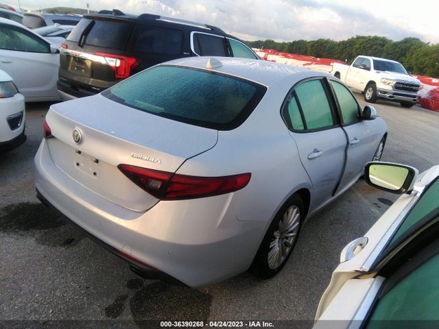 2022 Alfa Romeo Giulia, VIN: ZARFAMAN7N7660663