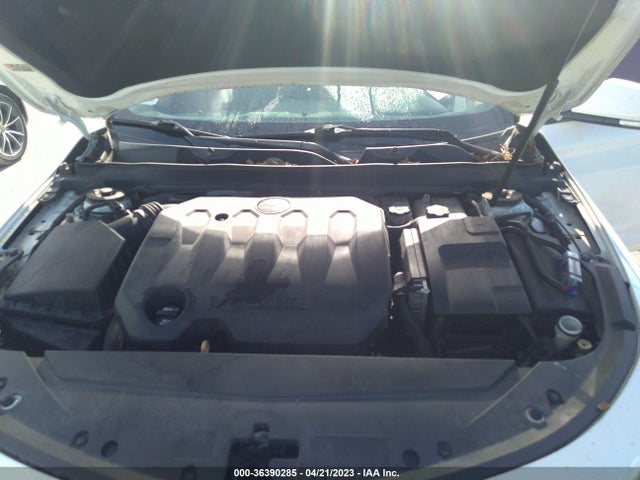 Chevrolet IMPALA LT 2018 2G1105S32J9117779 Image 10