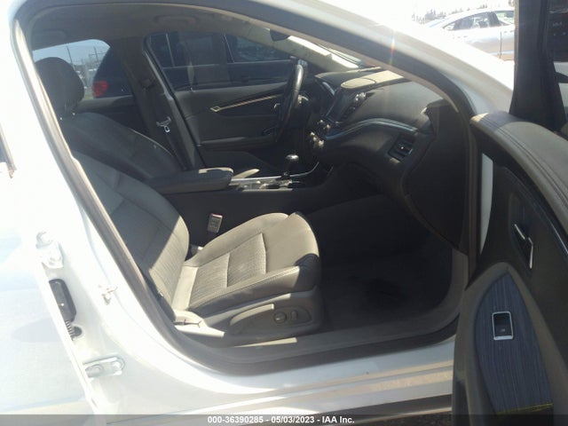 2018 CHEVROLET IMPALA LT VIN: 2G1105S32J9117779