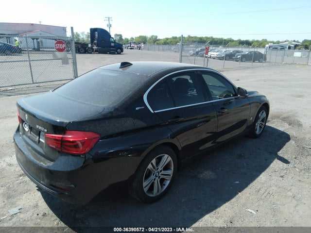 WBA8E1C33HA029124 BMW 3 Series 330e Iperformance