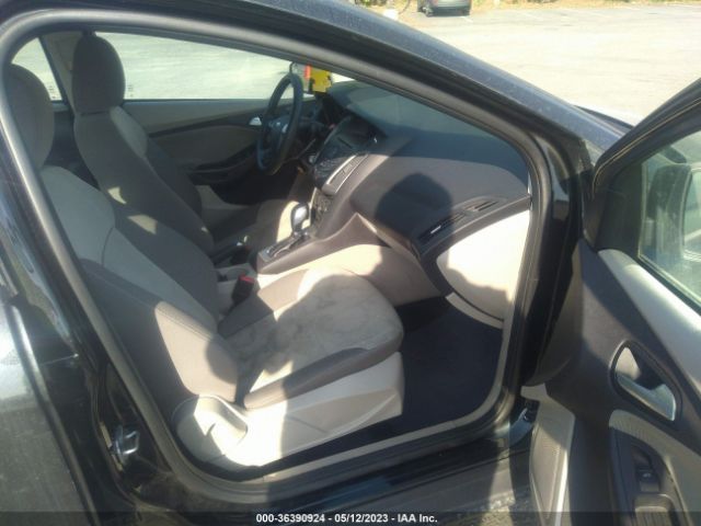 1FADP3F2XEL428886 Ford FOCUS SE