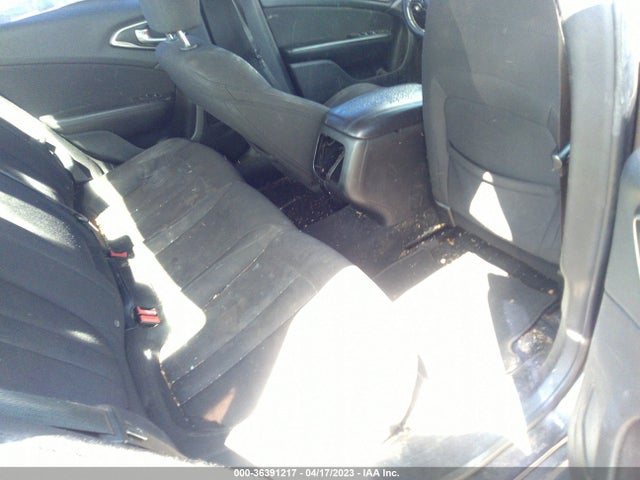1C3CCCAB8FN611528 Chrysler 200 Limited
