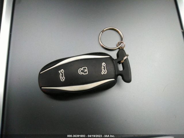7SAYGDEF6NF464747 Tesla Model Y Performance