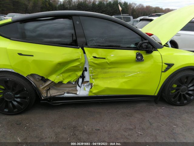7SAYGDEF6NF464747 Tesla Model Y Performance