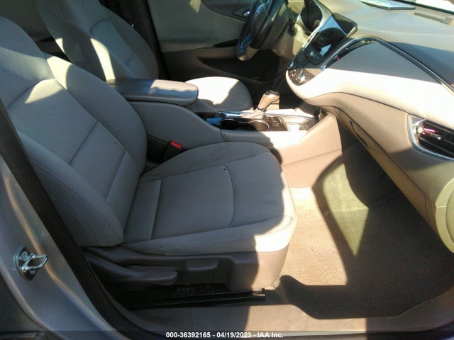 1G1ZD5ST0JF156658 Chevrolet MALIBU LT