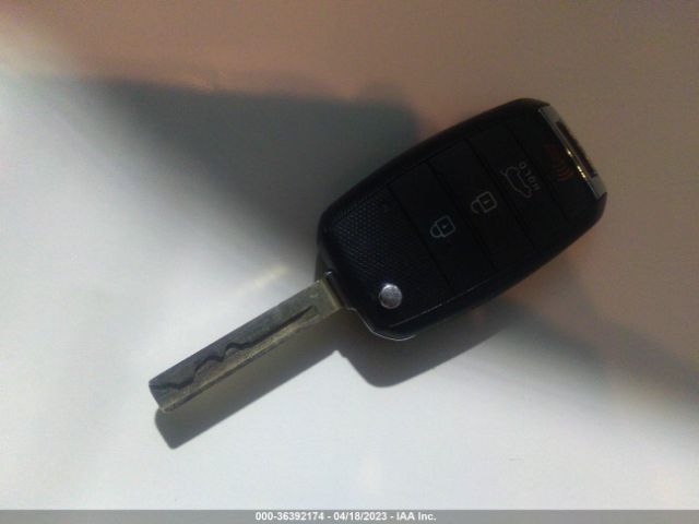 5XYPGDA56JG340101 KIA Sorento Lx V6