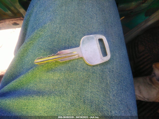 1993 GEO METRO VIN: 2C1MR2463P6737404