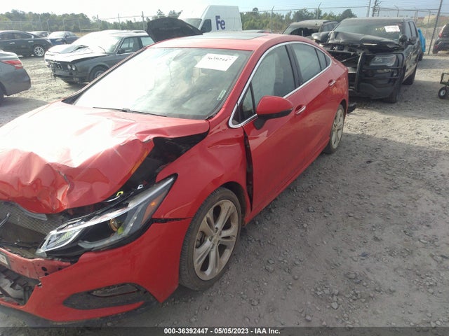 Chevrolet Cruze Premier 2018 1G1BF5SM3J7161044 Image 2