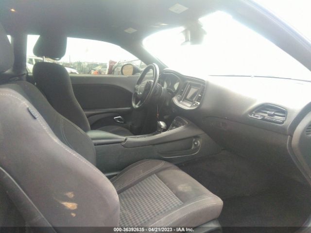 2C3CDZAGXKH560810 Dodge Challenger Sxt