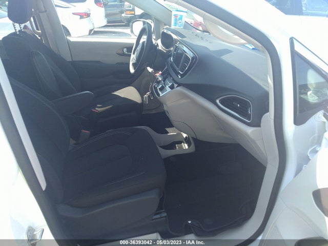 2C4RC1CG8NR223817 Chrysler Voyager Lx