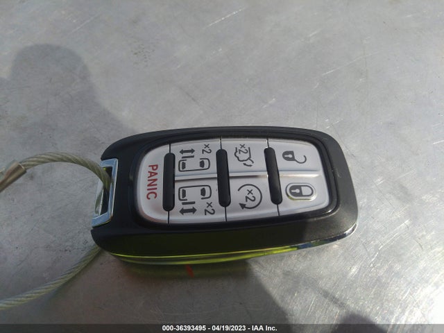 2C4RC1CGXNR218814 Chrysler Voyager Lx