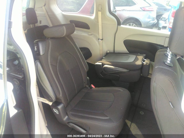 2C4RC1CGXNR218814 Chrysler Voyager Lx