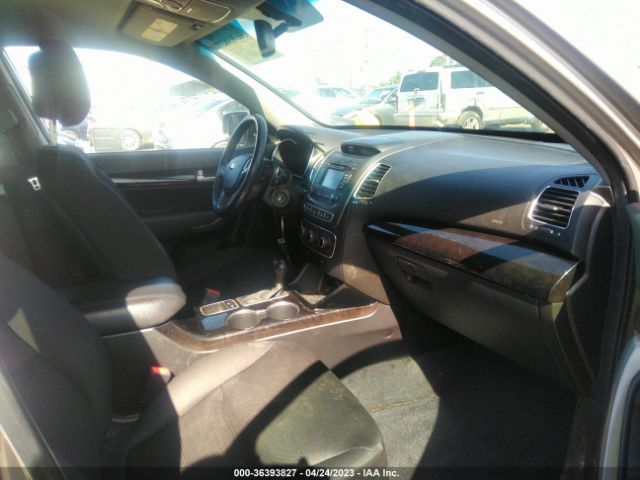 5XYKTCA67FG570505 KIA SORENTO LX