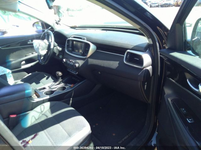5XYPGDA35HG290039 KIA SORENTO LX