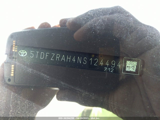 Toyota Highlander Platinum 2022 5TDFZRAH4NS124494 Image 9