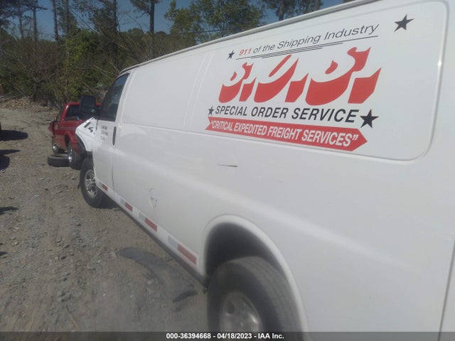 Chevrolet EXPRESS CARGO VAN 2017 1GCWGBFF7H1106562 Image 3