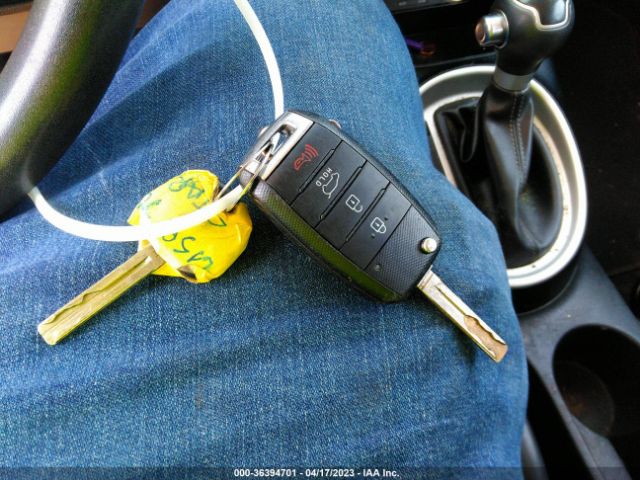 KNDJP3A50J7889483 KIA SOUL +