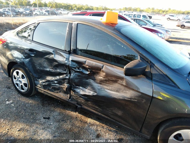 2017 FORD FOCUS S VIN: 1FADP3E25HL234580