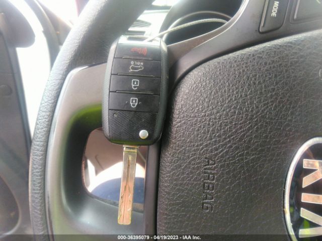 5XYKT4A77FG597962 KIA SORENTO LX