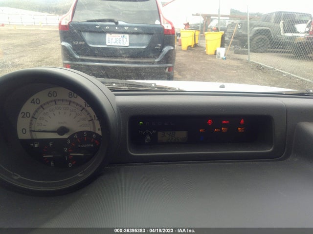 2004 SCION XB VIN: JTLKT324840151566