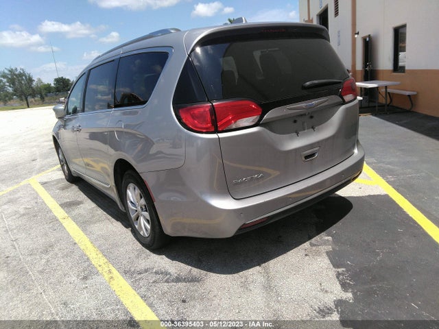2C4RC1BG5JR214178 Chrysler Pacifica Touring L