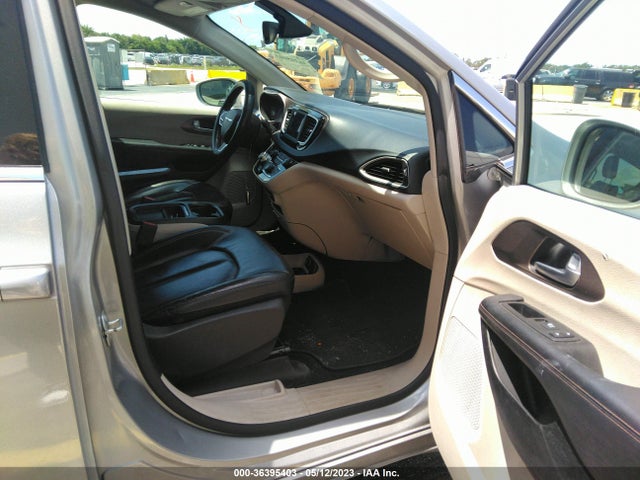 2C4RC1BG5JR214178 Chrysler Pacifica Touring L