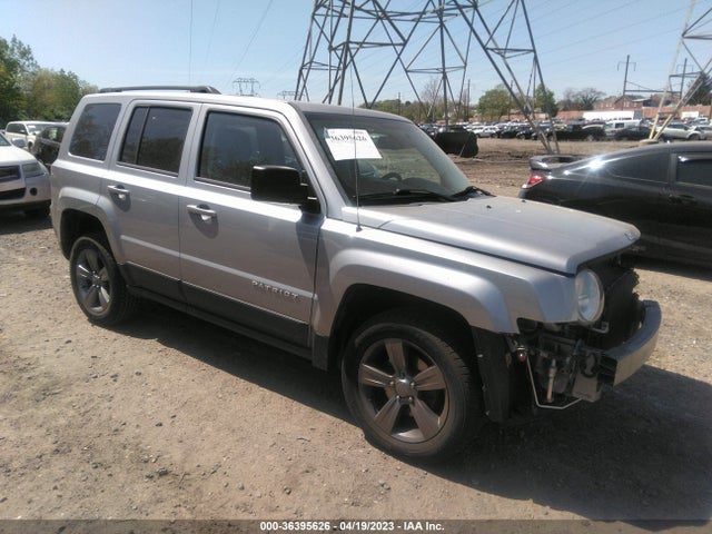 2015 1C4NJRFB1FD291139 main image