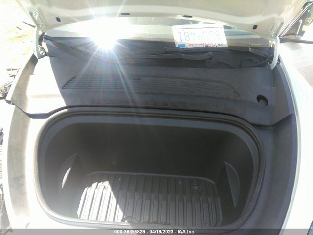 Tesla Model Y Long Range 2021 5YJYGDEE1MF110086 Image 10